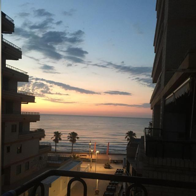 Apartamento Oropesa Del Mar En Primera Linea De Playa Bagian luar foto